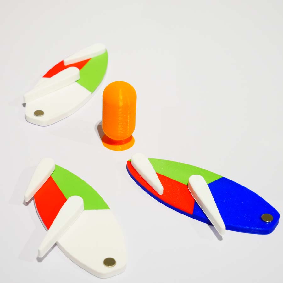 Cylindrical Model Race Buoys with Magnetic Base